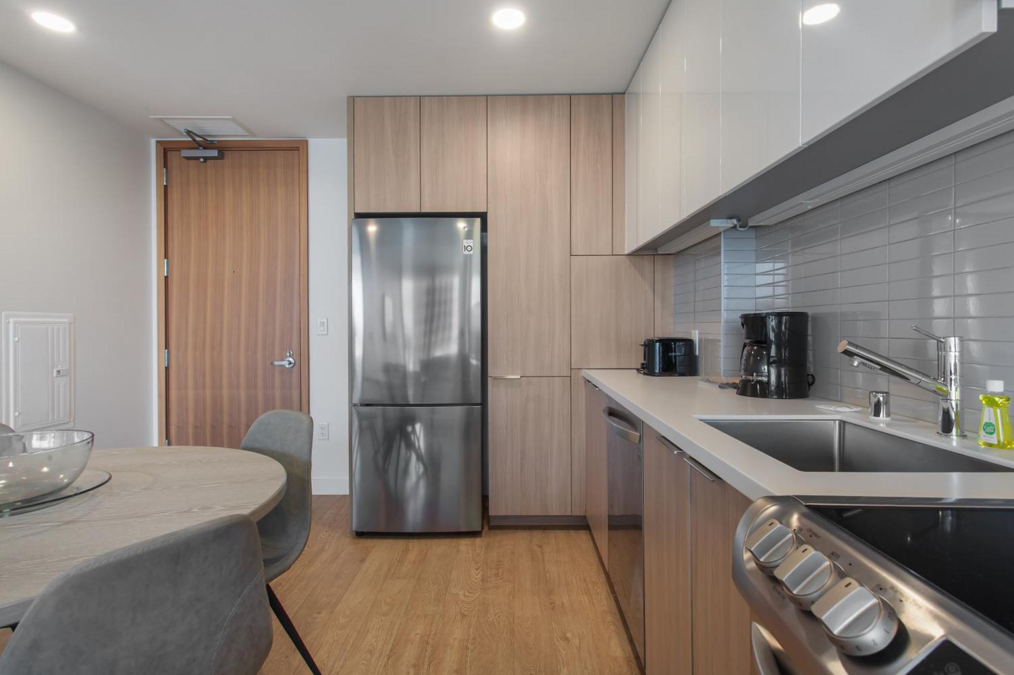 Kapselhotel Luxury Brentwood Penthouses With View *