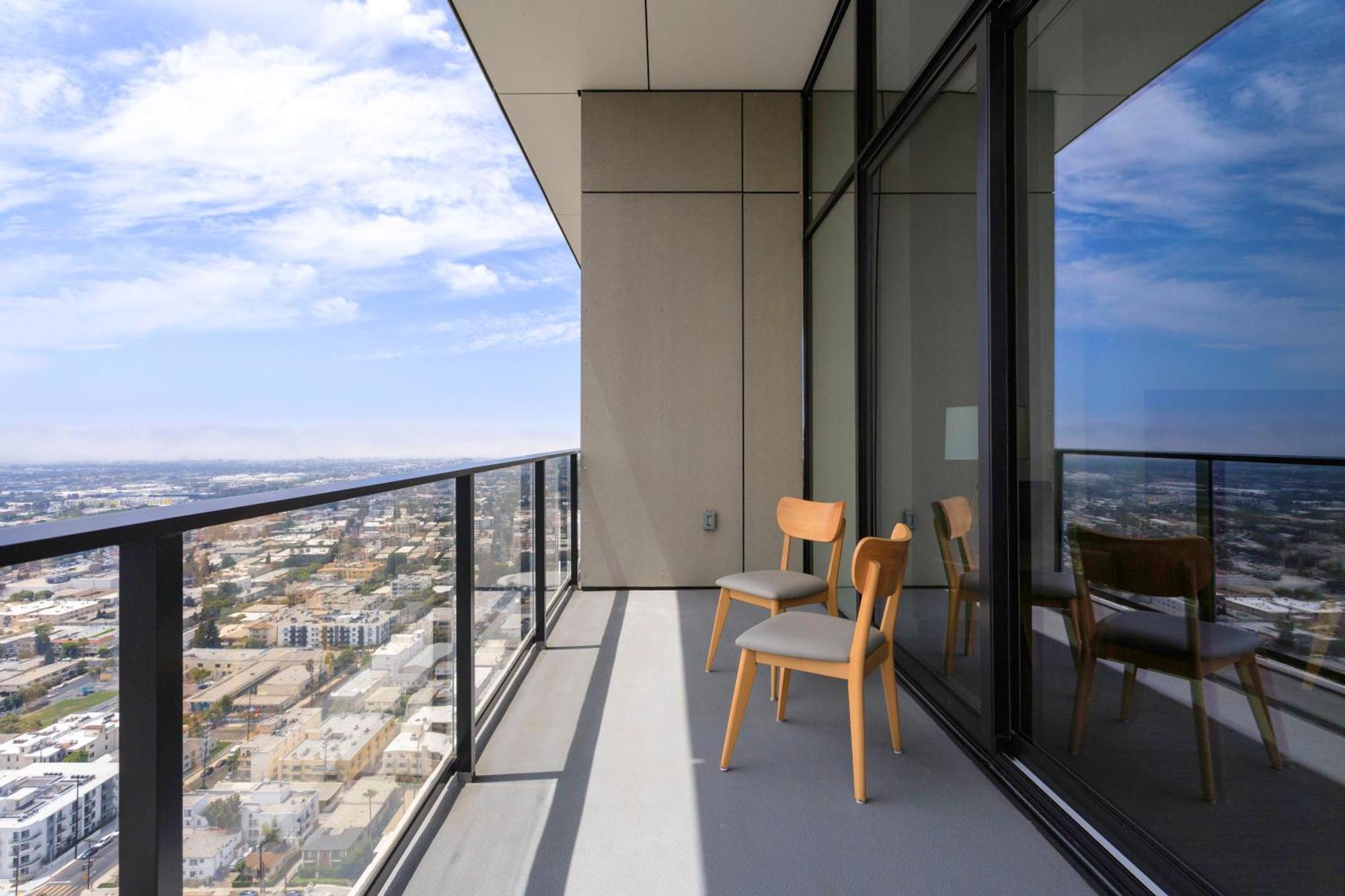 Luxury Brentwood Penthouses With View Kapselhotel Los Angeles